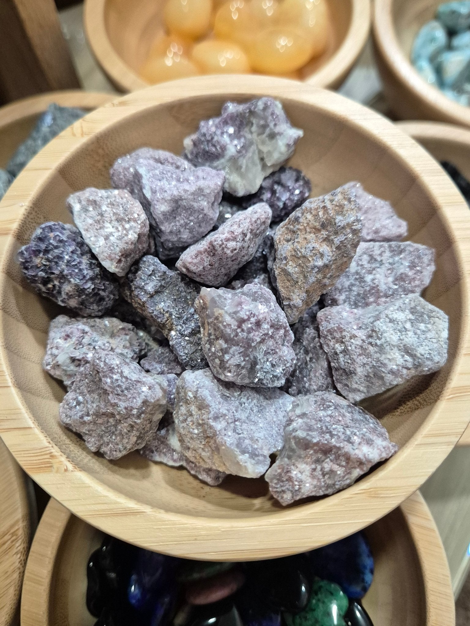 Mineral Lepidolita Galleta (unidad) minerales brutoTienda esotérica Málaga - La Tienda de Tata Magic: tienda Esotérica en Málaga